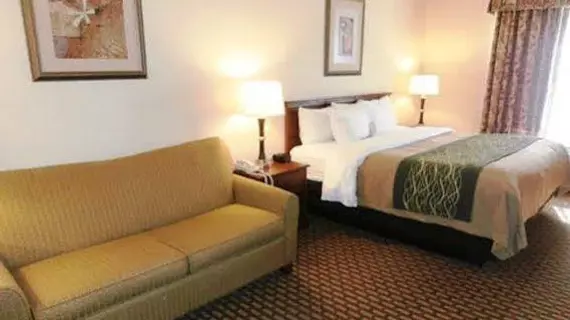 Comfort Inn & Suites Harrisonville | Missouri - Clinton - Harrisonville