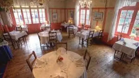 Hôtel de Nevers | Occitanie - Hautes-Pyrenees - Lourdes - Tarbes (ve civarı) - Lourdes