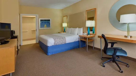 La Quinta Inn & Suites by Wyndham Ft. Myers-Sanibel Gateway | Florida - Fort Myers (ve civarı) - Fort Myers