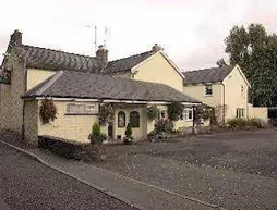 The Usk Inn | Galler - Powys - Brecon - Talybont-on-Usk