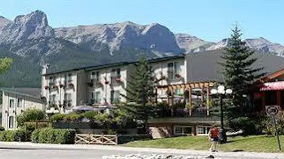 The Drake Inn | Alberta - Canmore