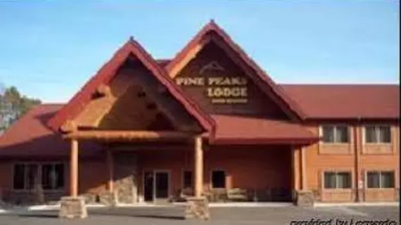 Pine Peaks Lodge and Suites | Minnesota - Brainerd (ve civarı) - Crosslake