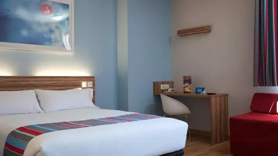 Travelodge Madrid Alcalá | Madrid Özerk Topluluğu - Madrid (ve civarı) - Madrid