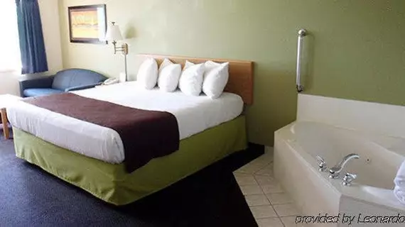 AmericInn Motel and Suites Sheboygan | Wisconsin - Sheboygan (ve civarı) - Sheboygan