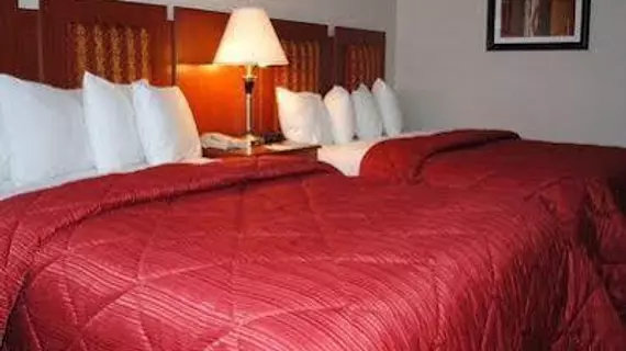 QUALITY INN & CONFERENCE CENTER | Vermont - Windham County - Brattleboro