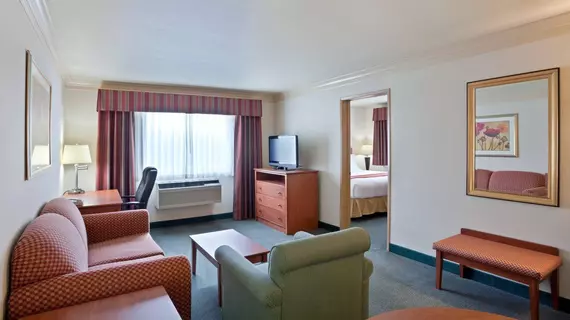 Holiday Inn Express Hotels & Suites Burlington | Washington - Vernon Dağı (ve civarı) - Burlington