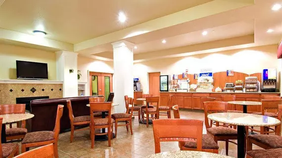 Holiday Inn Express Hotel & Suites Moses Lake | Washington - Moses Lake (ve civarı) - Moses Lake