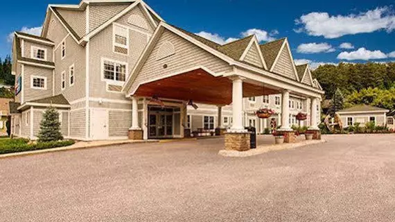 Comfort Inn & Suites North Conway | New Hampshire - North Conway