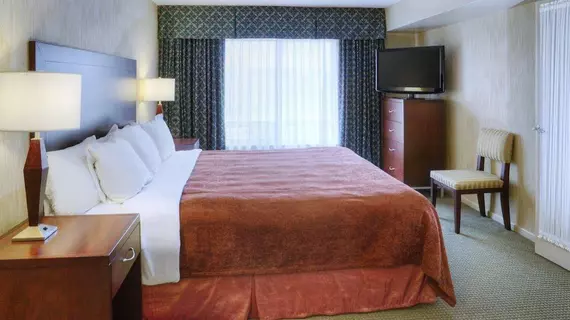 Quality Suites Laval | Quebec - Montreal (ve civarı) - Laval