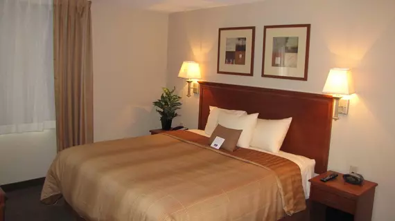 Candlewood Suites Louisville North | Indiana - Jeffersonville - Clarksville (ve civarı) - Clarksville