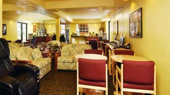 Econo Lodge Inn & Suites Maingate Central | Florida - Orlando (ve civarı) - Lake Buena Vista - Disney's Maingate East