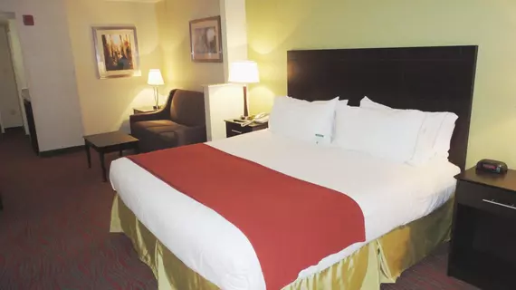 HOLIDAY INN EXPRESS & SUITES C | Alabama - Cullman (ve civarı) - Cullman