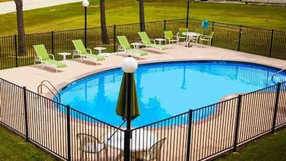 Quality Inn & Suites | Louisiana - Lake Charles (ve civarı) - Lake Charles