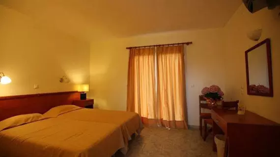 Cyprotel Almyros Hotel | İyon Adaları - Korfu - Almiros Plajı