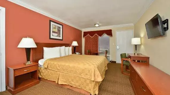 Rodeway Inn & Suites Canyon Lake | Kaliforniya - Riverside County - Temecula (ve civarı) - Canyon Lake