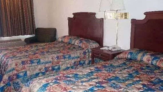 Rodeway Inn & Suites Fort Jackson | Güney Karolayna - Columbia (ve civarı) - Columbia