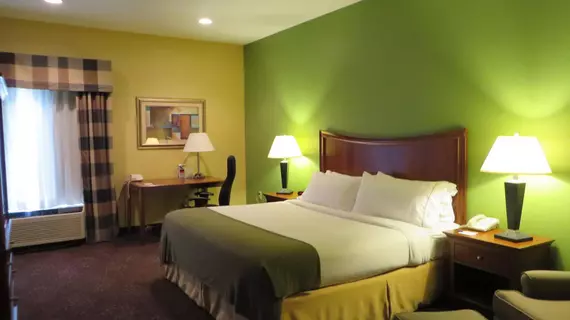 HOLIDAY INN EXPRESS WARRENSBURG | Missouri - Clinton - Warrensburg