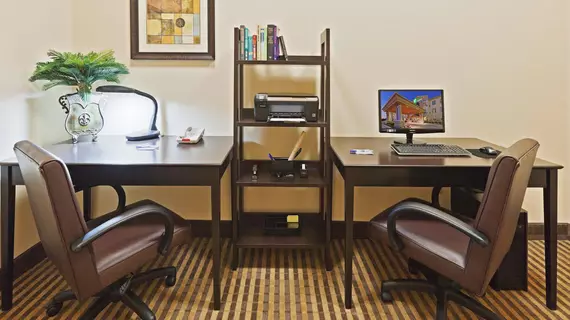 Holiday Inn Express Hotel & Suites Oklahoma City Northwest | Oklahoma - Oklahoma City (ve civarı) - Oklahoma