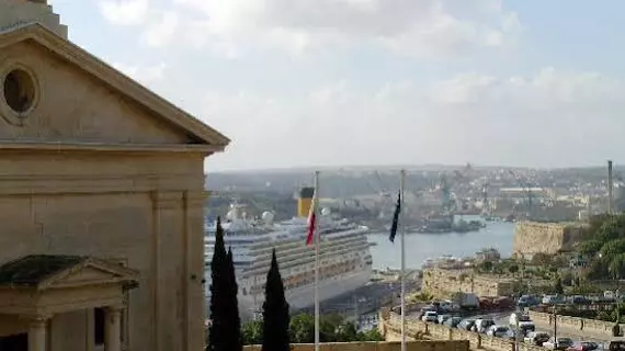 Hotel Castille | Malta - Valetta