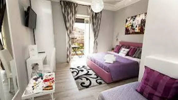 SMART HOLIDAYS ROMA B&B | Lazio - Roma (ve civarı) - Roma Kent Merkezi - San Giovanni