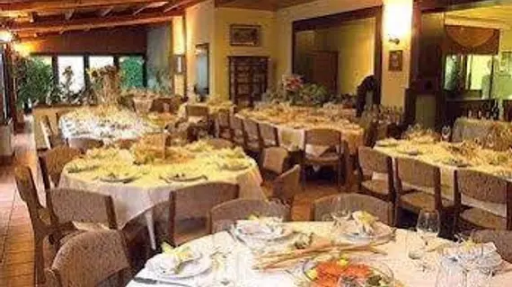 Hotel Ristorante Giordano | Lombardy - Bergamo - Bergamo (ve civarı) - Cavernago