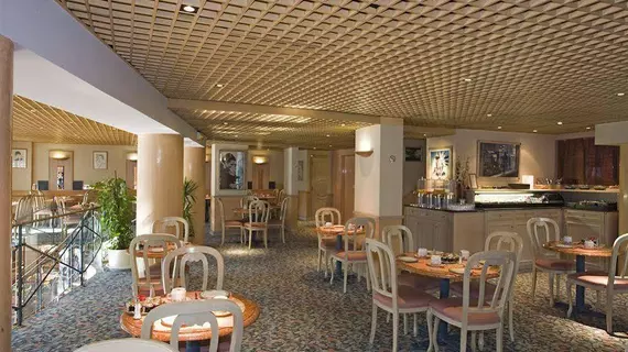 Hotel Belle Plage | Provence - Alpes - Cote d'Azur - Var - Cannes (ve civarı) - Cannes - Cannes Eski Kenti