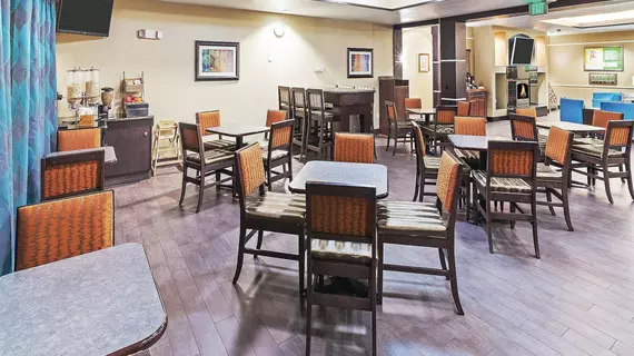 La Quinta Inn & Suites Houston Hobby Airport | Teksas - Houston (ve civarı) - Houston