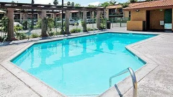 Stanford Inn & Suites Anaheim | Kaliforniya - Orange County - Anaheim - Anaheim Resort