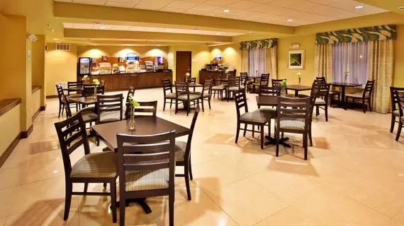 Holiday Inn Express Waterloo-Cedar Falls | Iowa - Waterloo (ve civarı) - Waterloo