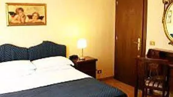 Hotel Caracciolo | Lazio - Roma (ve civarı) - Roma Kent Merkezi - Esquilino