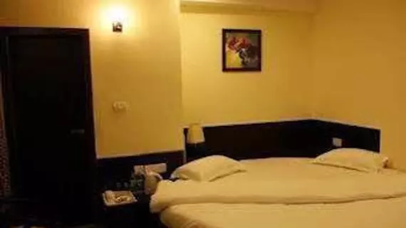 Hotel Green Palms | Uttarkand - Haridwar Bölgesi - Haridwar (ve civarı) - Lansdowne