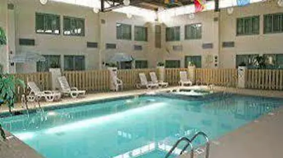 Baymont Inn & Suites Southfield/Detroit | Michigan - Detroit (ve civarı) - Southfield