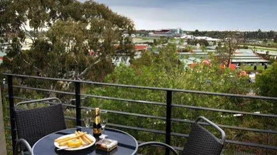 Quest Flemington Serviced Apartments | Victoria - Melbourne (ve civarı) - Flemington