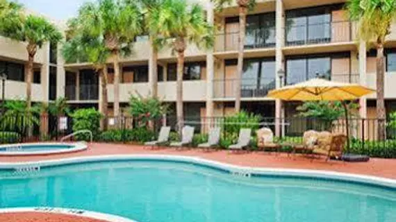 Travelodge Inn & Suites Orlando Airport | Florida - Orlando (ve civarı) - Orlando