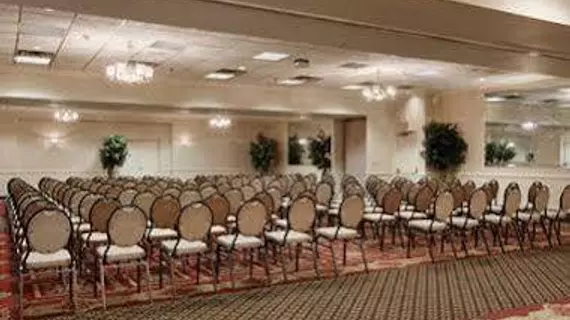 Ramada Plaza Hotel Hagerstown | Maryland - Hagerstown (ve civarı) - Hagerstown