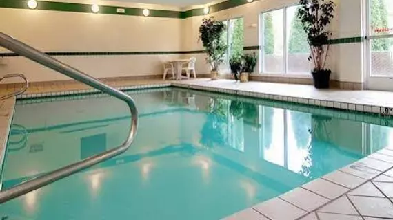 Howard Johnson Inn and Suites | Washington - Vancouver (ve civarı) - Vancouver