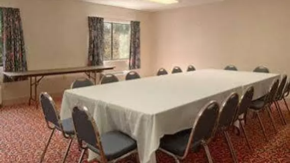 Holiday Inn Express and Suites Albany Airport- Wolf Road | New York - Albany (ve civarı) - Albany