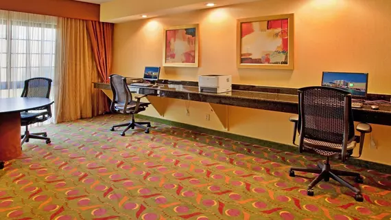 Holiday Inn Hotel & Suites Springfield | Missouri - Springfield (ve civarı) - Springfield