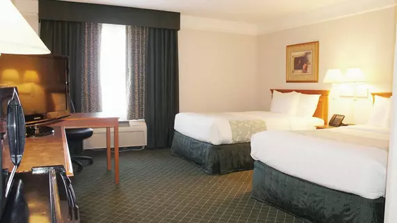 La Quinta Inn & Suites St. Louis Westport | Missouri - St. Louis (ve civarı) - Maryland Heights