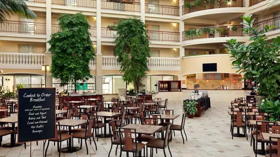 Embassy Suites Colorado Springs | Kolorado - Colorado Springs (ve civarı) - Colorado Springs