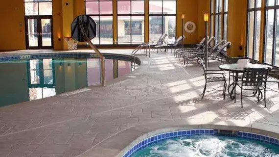 Holiday Inn Hotel Pewaukee-Milwaukee West | Wisconsin - Milwaukee (ve civarı) - Pewaukee