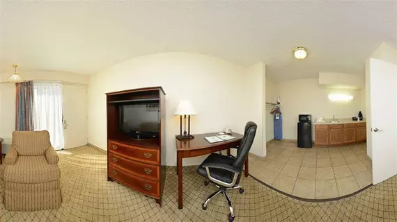 Quality Inn & Suites Near Fort Sam Houston | Teksas - San Antonio (ve civarı) - San Antonio