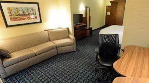 Fairfield Inn & Suites Bowling Green | Kentucky - Bowling Green (ve civarı) - Bowling Green