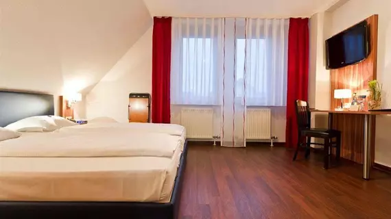 Hotel Domino | Baden-Wuerttemberg - Rems-Murr-Kreis - Stuttgart (ve civarı) - Stuttgart - Stammheim-Mitte