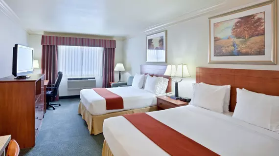 Holiday Inn Express Hotels & Suites Burlington | Washington - Vernon Dağı (ve civarı) - Burlington