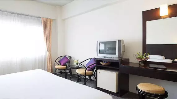 Bay Breeze Hotel Pattaya | Chonburi (vilayet) - Pattaya (ve civarı) - Pattaya - Pattaya Körfezi