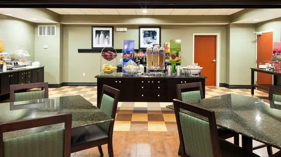 Hampton Inn & Suites Middlebury | Indiana - Middlebury