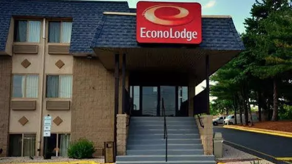 Econo Lodge Milldale-Southington | Connecticut - New Haven (ve civarı) - Plantsville