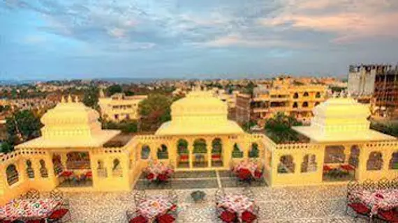 Hotel Jaisingh Garh | Racastan - Udaipur Bölgesi - Udaipur