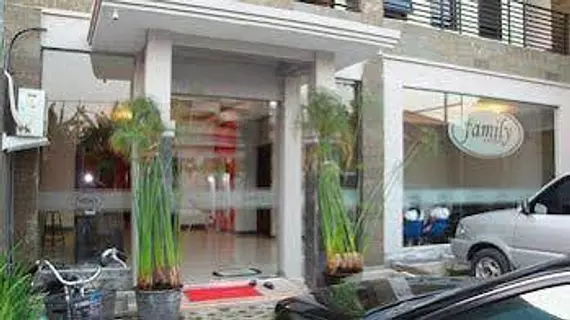 Family Guest House Surabaya | Doğu Cava - Surabaya - Gubeng